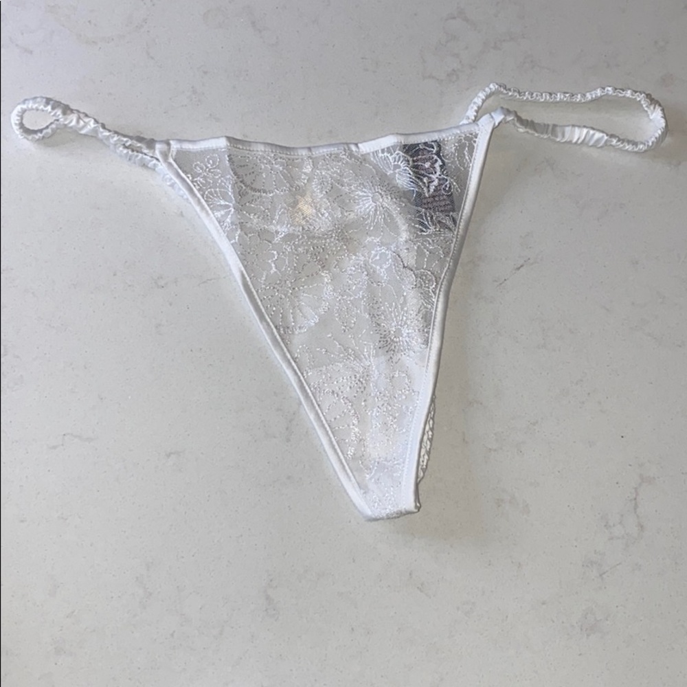 Victoria’s Secret Embellished Lace Merrywidow - Picture 7 of 8